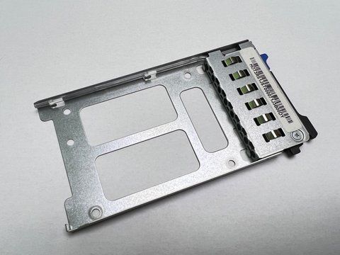Кріплення SATA SSD/HDD 2.5" server HOT3RS1JST000071J3B00DY Серверне б/в 1864        фото