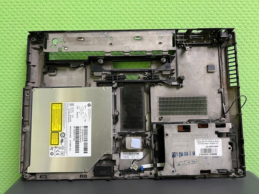 Нижня частина корпусу та DVD привід HP Elitebook 8460p 6070B0478901 642804-001 б/в 00-00001965, 2305261055 2207        фото