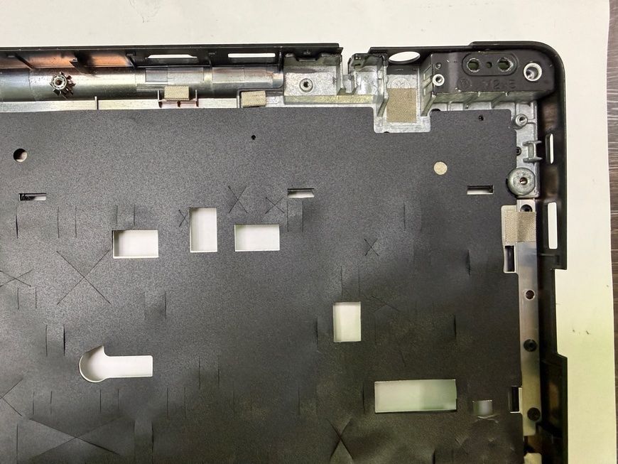 Топкейс Dell Latitude 5580 5590 AP1S4000800 00-00002248 2490        фото