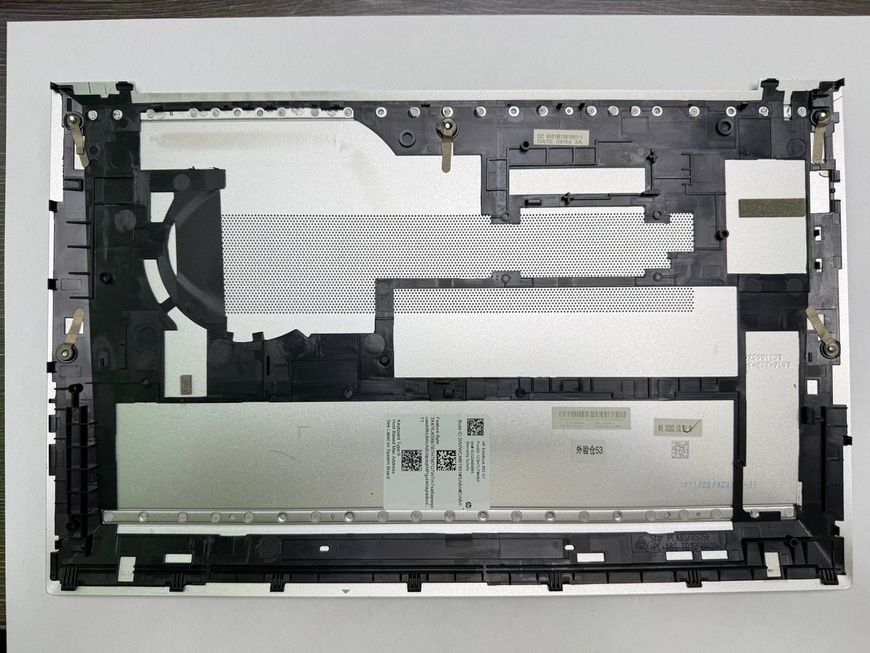 Нижня частина корпусу HP Elitebook 850 G7 6070B1846101 б/в 00-00002466 2653        фото