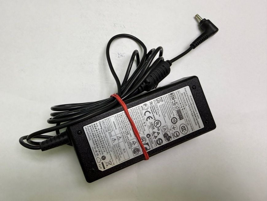 Блок живлення Nom 60W 5.5 &times; 3.0 мм б/в 00-00002824 3006        фото
